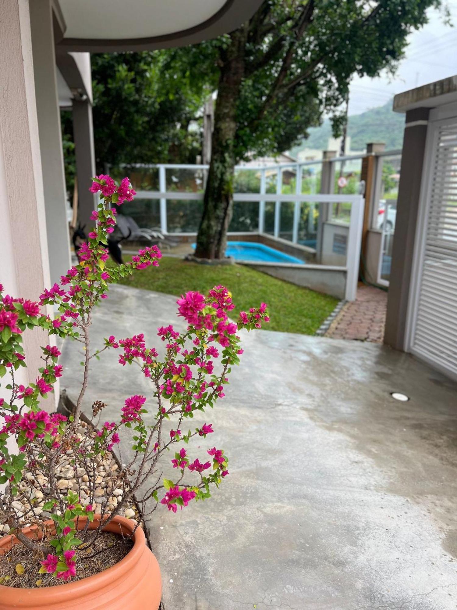 Residencial Tia Dilma Appartement Bombinhas Buitenkant foto